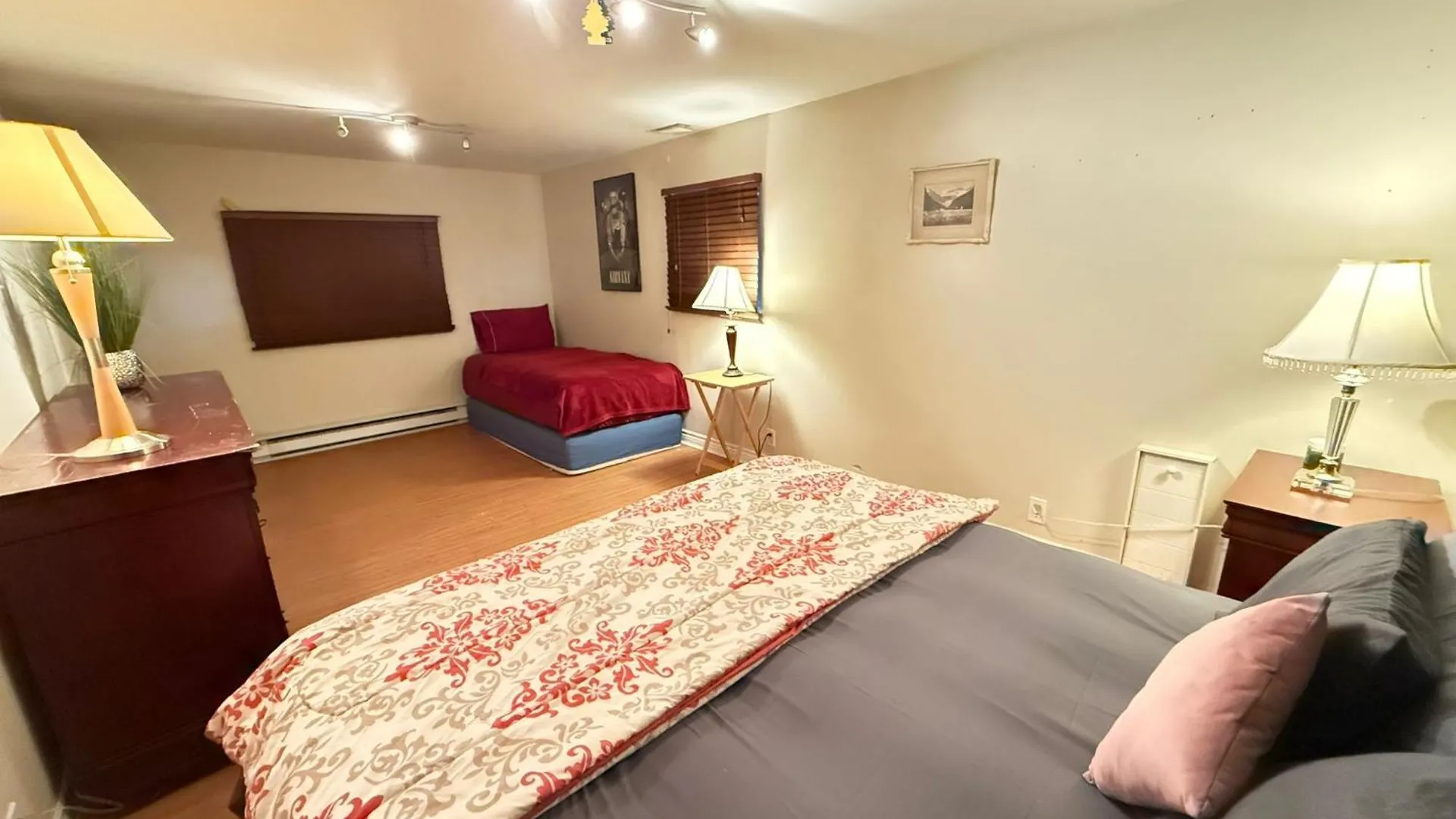 Vancouver City Home Stay- Near Kitsilano Beach, Ubc & Downtown