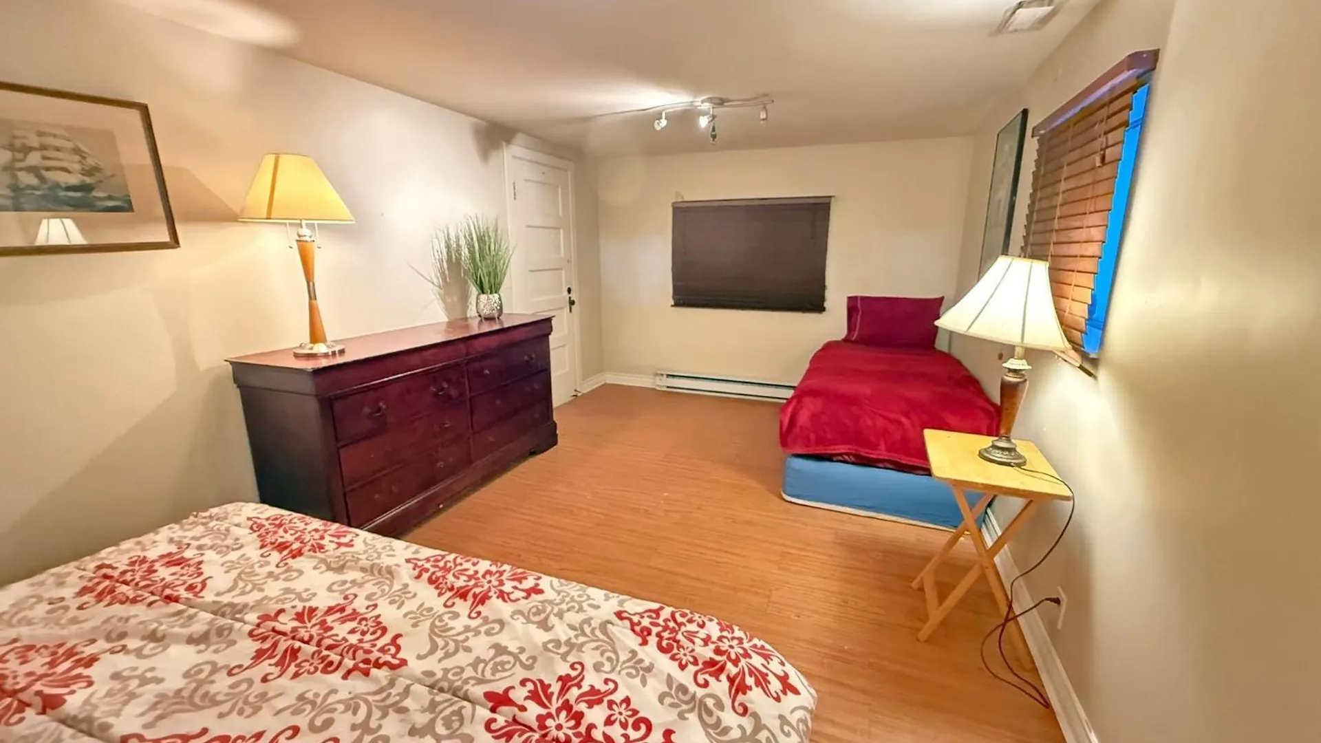 Vancouver City Home Stay- Near Kitsilano Beach, Ubc & Downtown 0*,  Canada